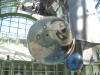 Globes exposs au Grand Palais